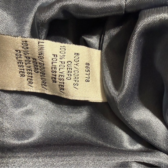 Elegant Lace Dress in Grey - Picture 5 of 9